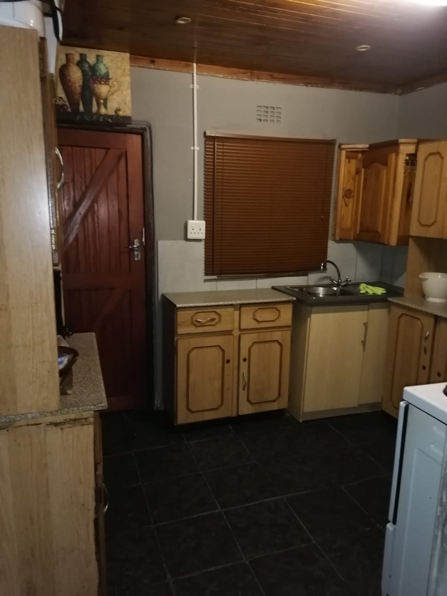  Bedroom Property for Sale in Eastridge Western Cape